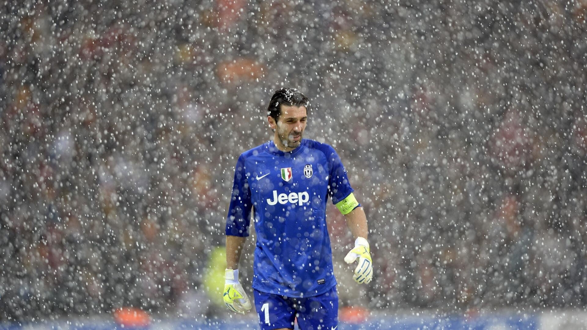 _蓝色海底冲浪：海底世界的极速体验_，蓝色色的海底